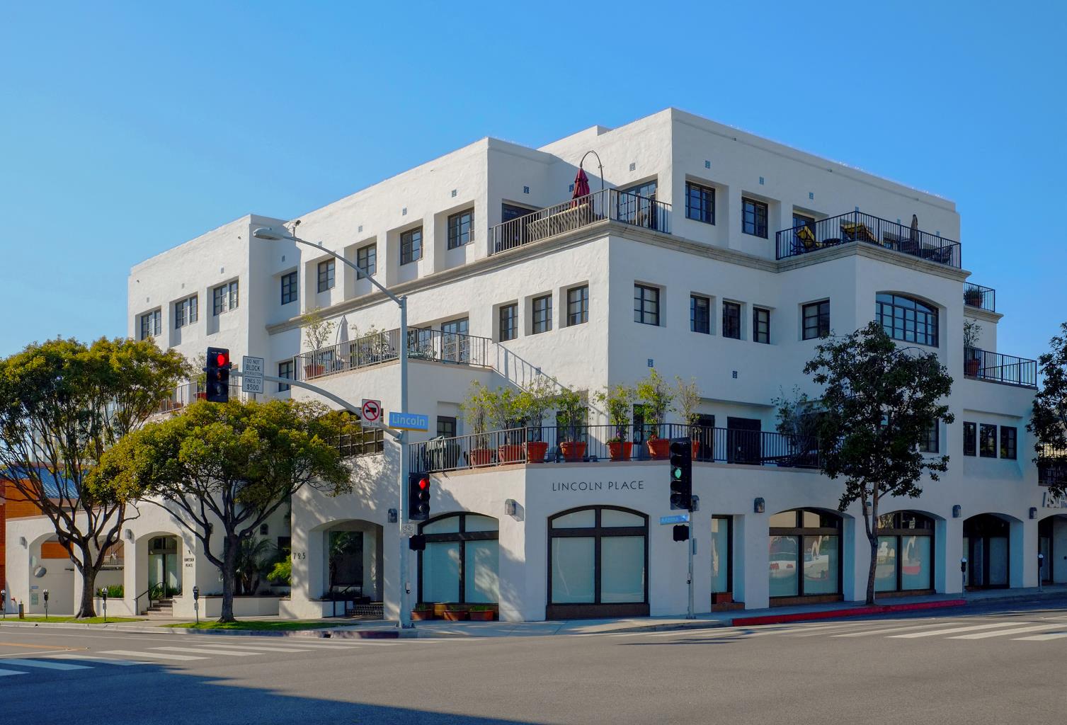 725 Arizona - Lincoln Place